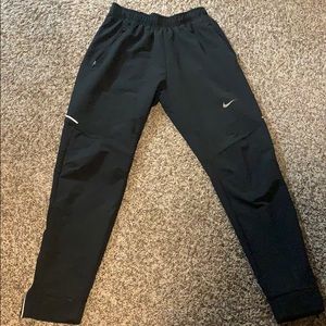 Nike windproof joggers size M